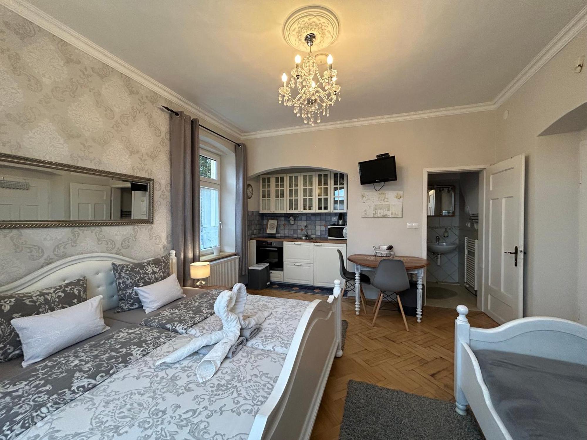 Apartmany Villa Magnolie リポヴァー・ラーズニェ エクステリア 写真